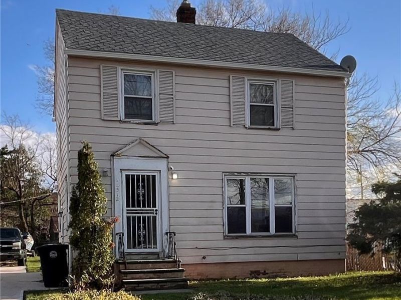 16512 Stockbridge Avenue, Cleveland, OH 44128 Photo 1
