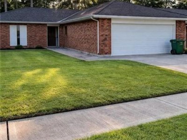 2401 E SUNNY MEADE Drive, Harvey, LA 70058