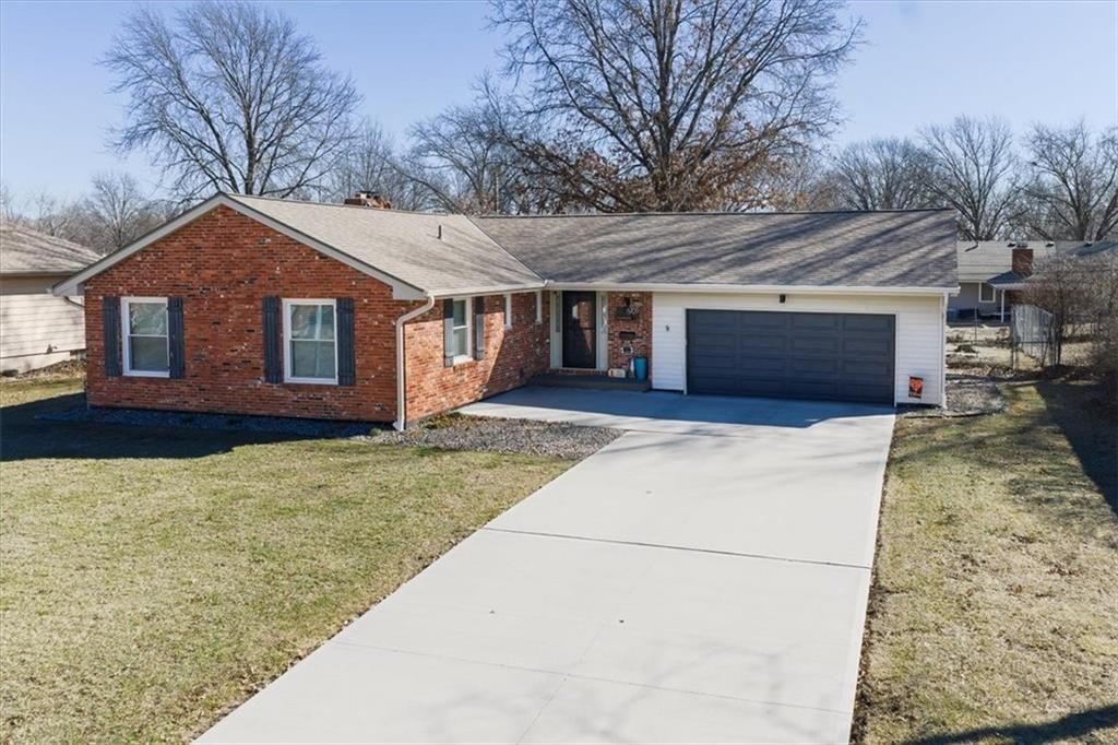 6709 N Michigan Avenue, Gladstone, MO 64118 Main Photo