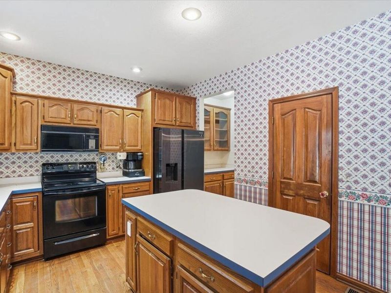 1417 Whispering Pines Lane, Bellefontaine, OH 43311 Photo 10