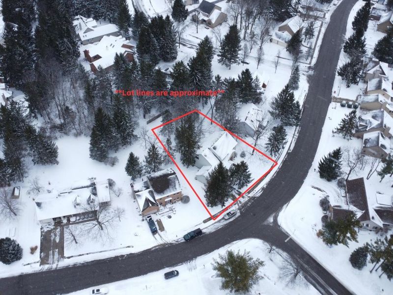 1417 Whispering Pines Lane, Bellefontaine, OH 43311 Photo 3