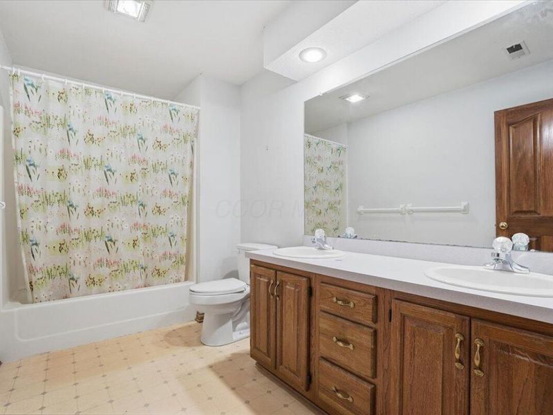 1417 Whispering Pines Lane, Bellefontaine, OH 43311 Photo 32