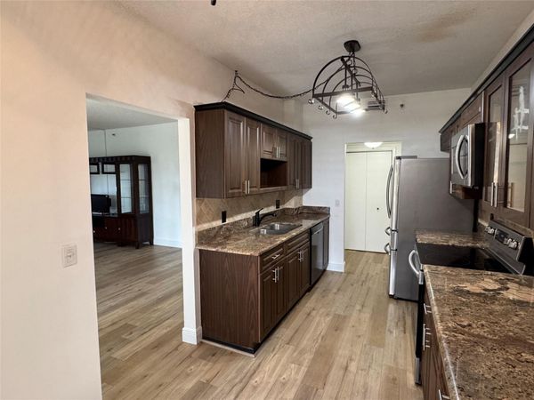 3850 Washington St, Unit 102, Hollywood, FL 33021