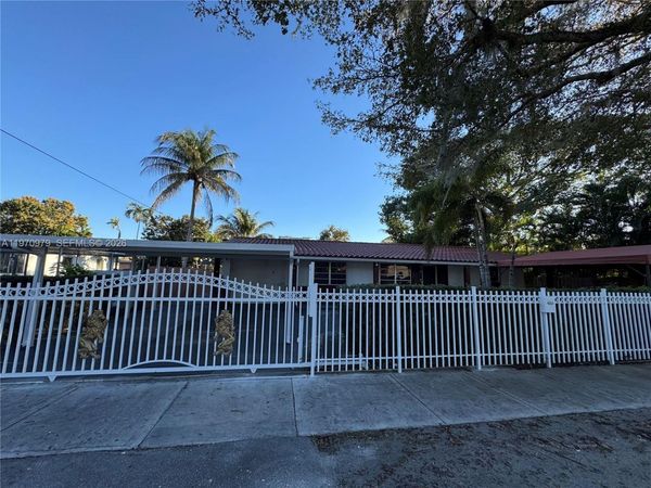 470 NE 127th St, North Miami, FL 33161