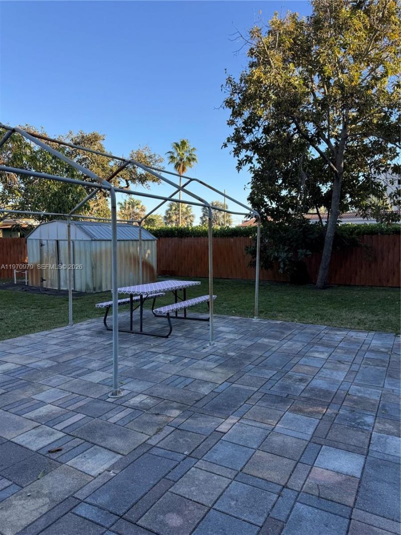 470 NE 127th St, North Miami, FL 33161 Photo