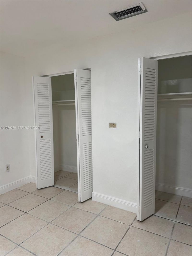 470 NE 127th St, North Miami, FL 33161 Photo