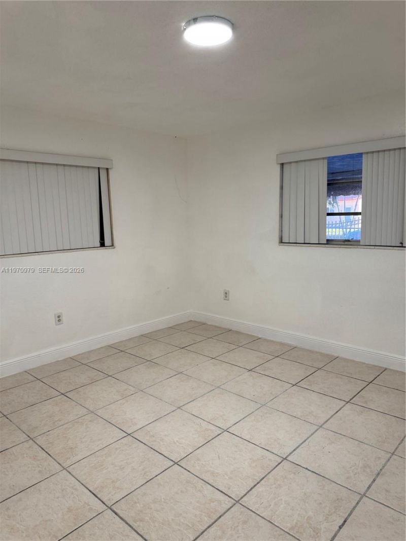 470 NE 127th St, North Miami, FL 33161 Photo