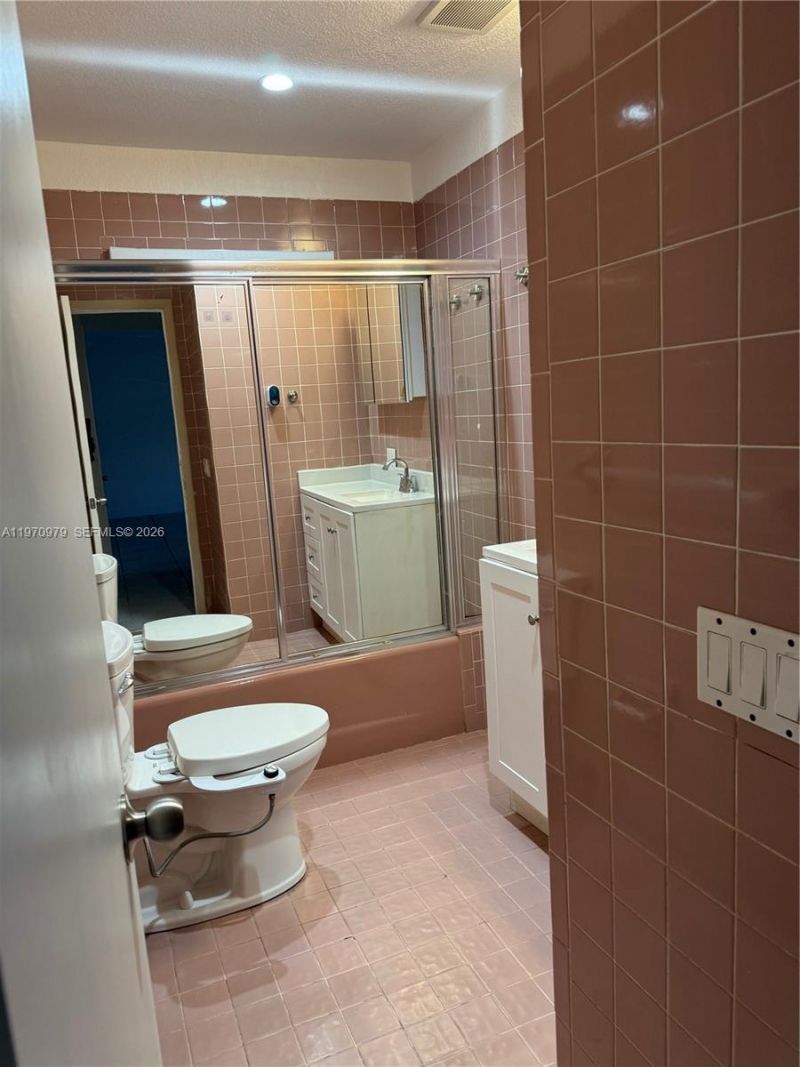 470 NE 127th St, North Miami, FL 33161 Photo