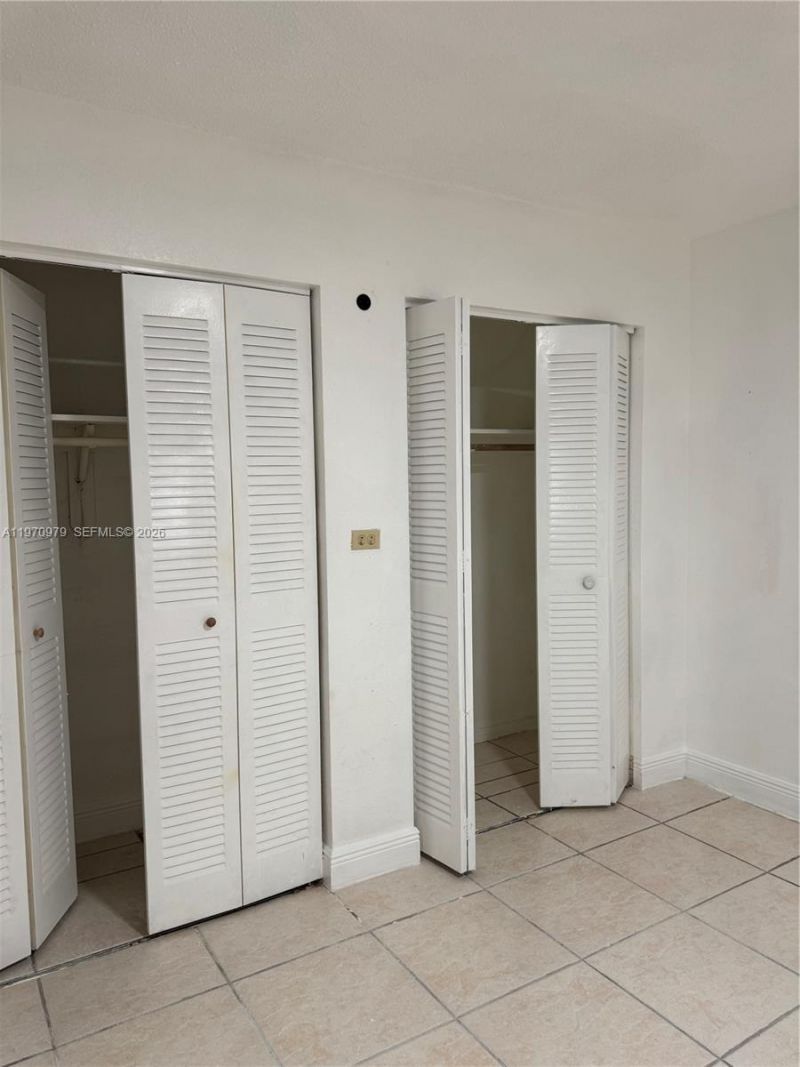 470 NE 127th St, North Miami, FL 33161 Photo