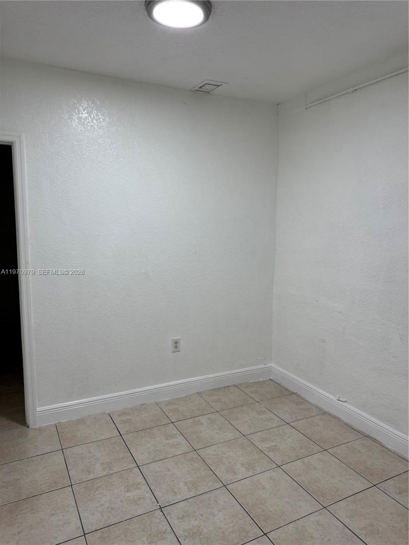 470 NE 127th St, North Miami, FL 33161 Photo