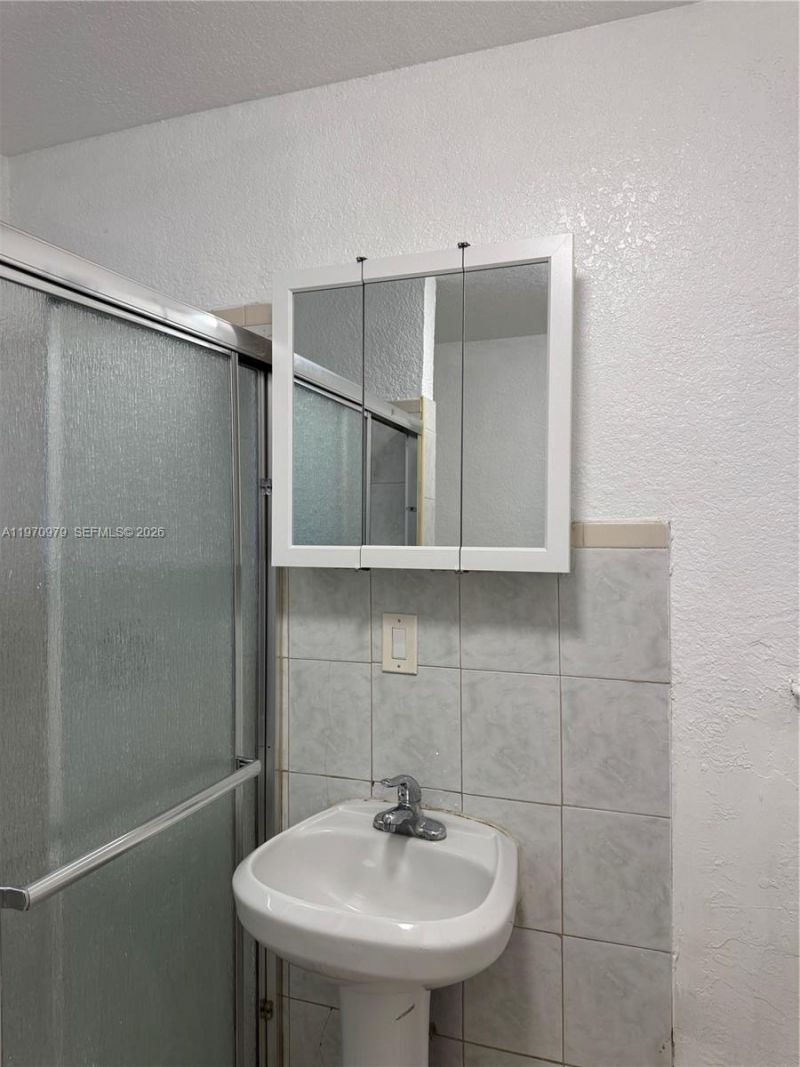 470 NE 127th St, North Miami, FL 33161 Photo