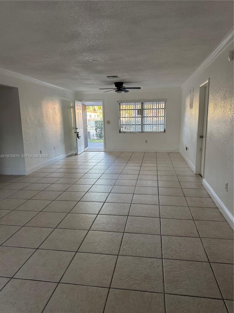 470 NE 127th St, North Miami, FL 33161 Photo