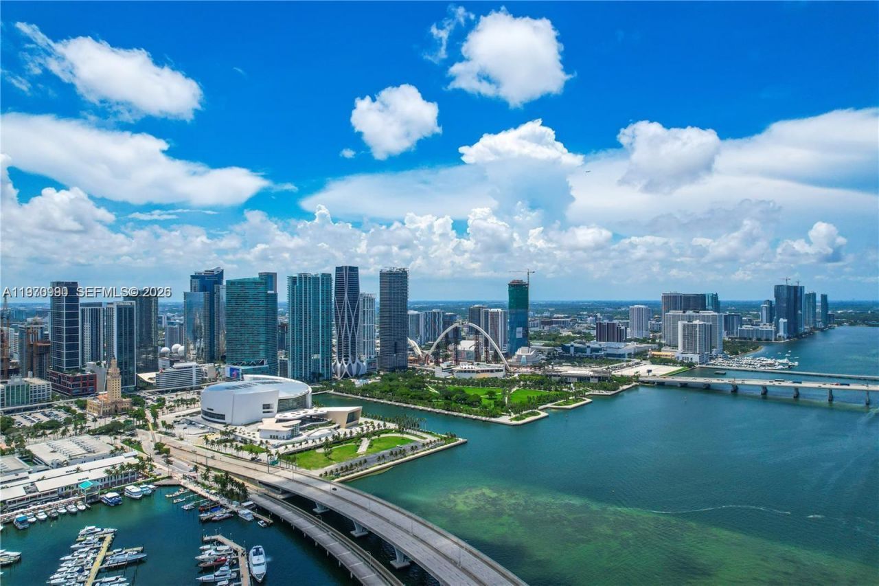 253 NE 2nd St , Unit 1007, Miami, FL 33132 Photo