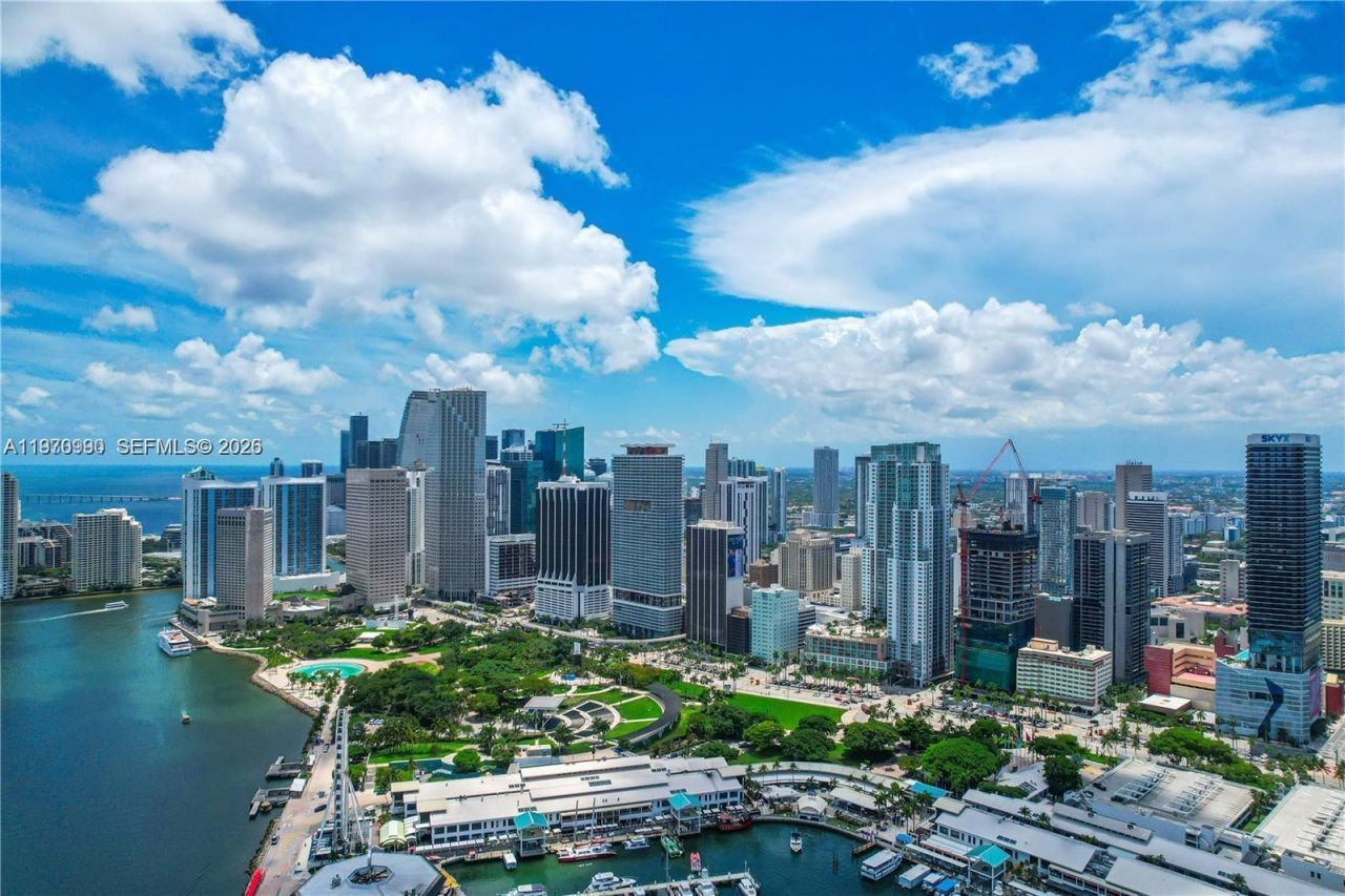 253 NE 2nd St , Unit 1007, Miami, FL 33132 Photo