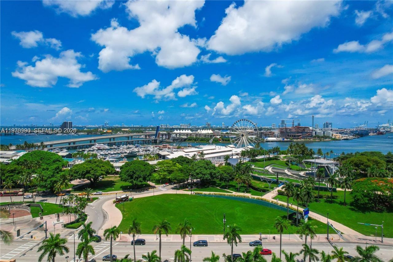 253 NE 2nd St , Unit 1007, Miami, FL 33132 Photo