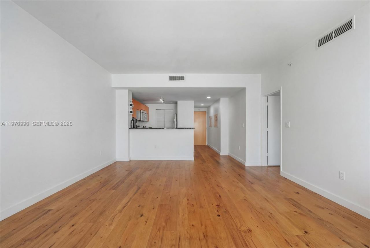 253 NE 2nd St , Unit 1007, Miami, FL 33132 Photo