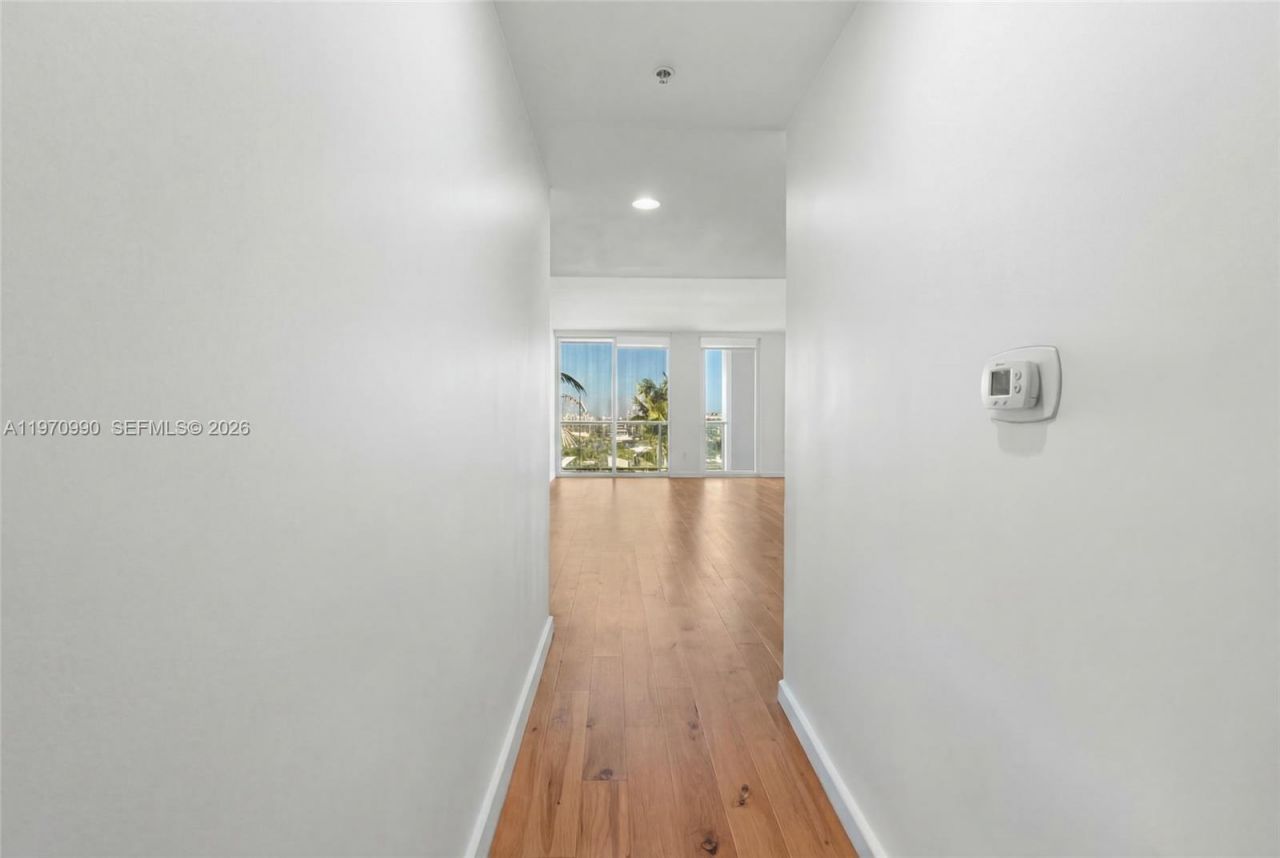 253 NE 2nd St , Unit 1007, Miami, FL 33132 Photo