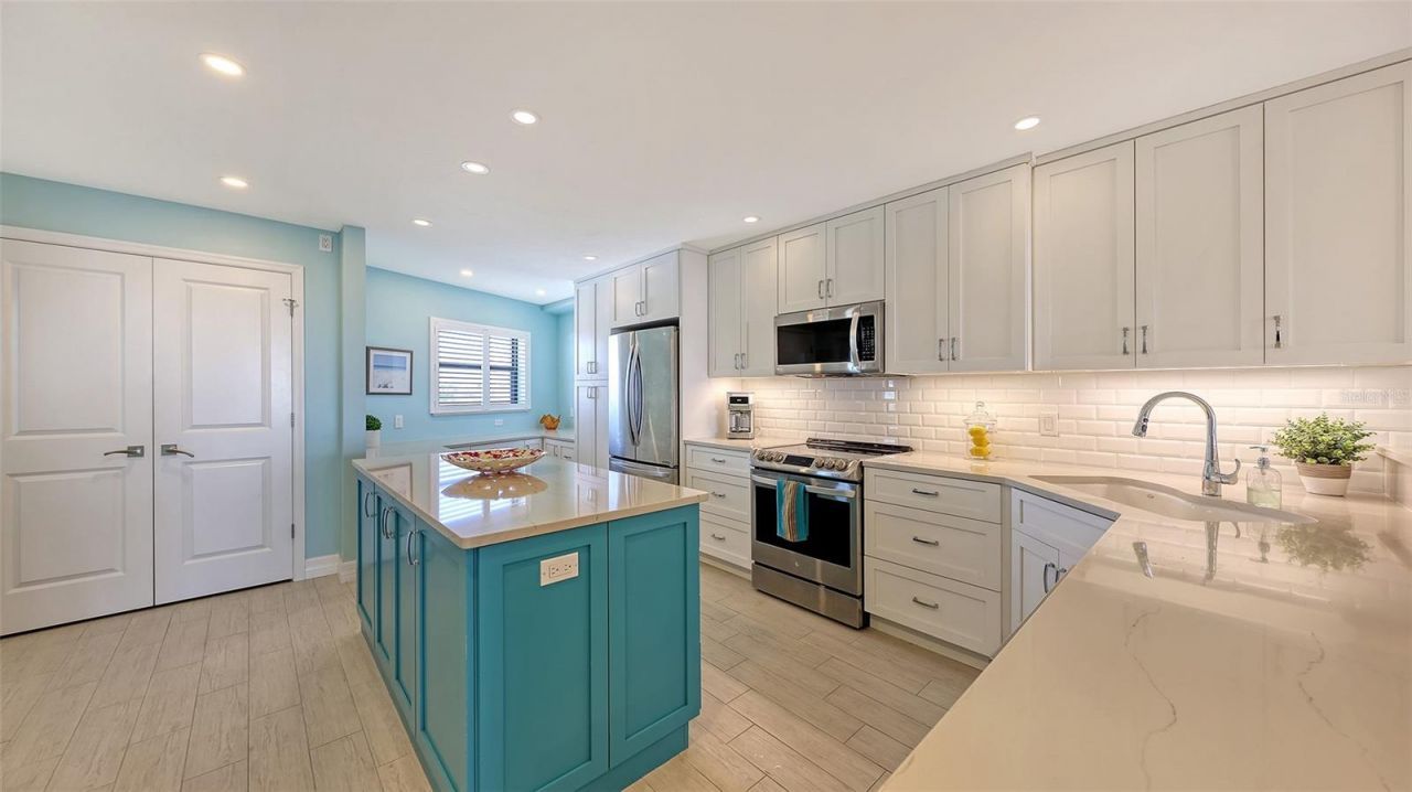 5770 Midnight Pass Road, Unit 404, Sarasota, FL 34242 Photo