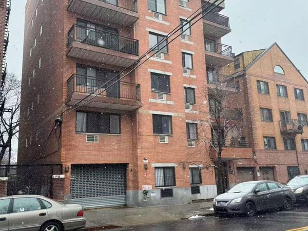 9106 Whitney Avenue, Unit 3A, Elmhurst, NY 11373