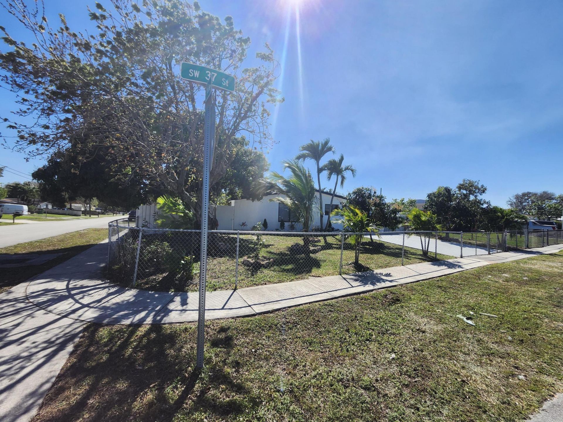 5500 SW Sw 37th Street Street, Davie, FL 33314 Photo