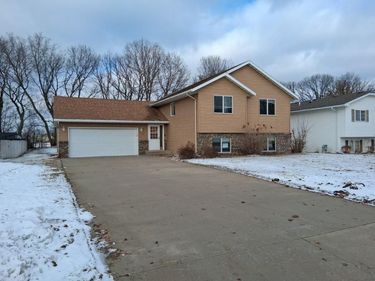 711 Sunwood Park Drive, Waite Park, MN 56387