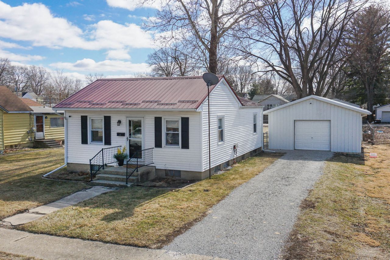 431 9th Street, Lincoln, IL 62656 Main Photo