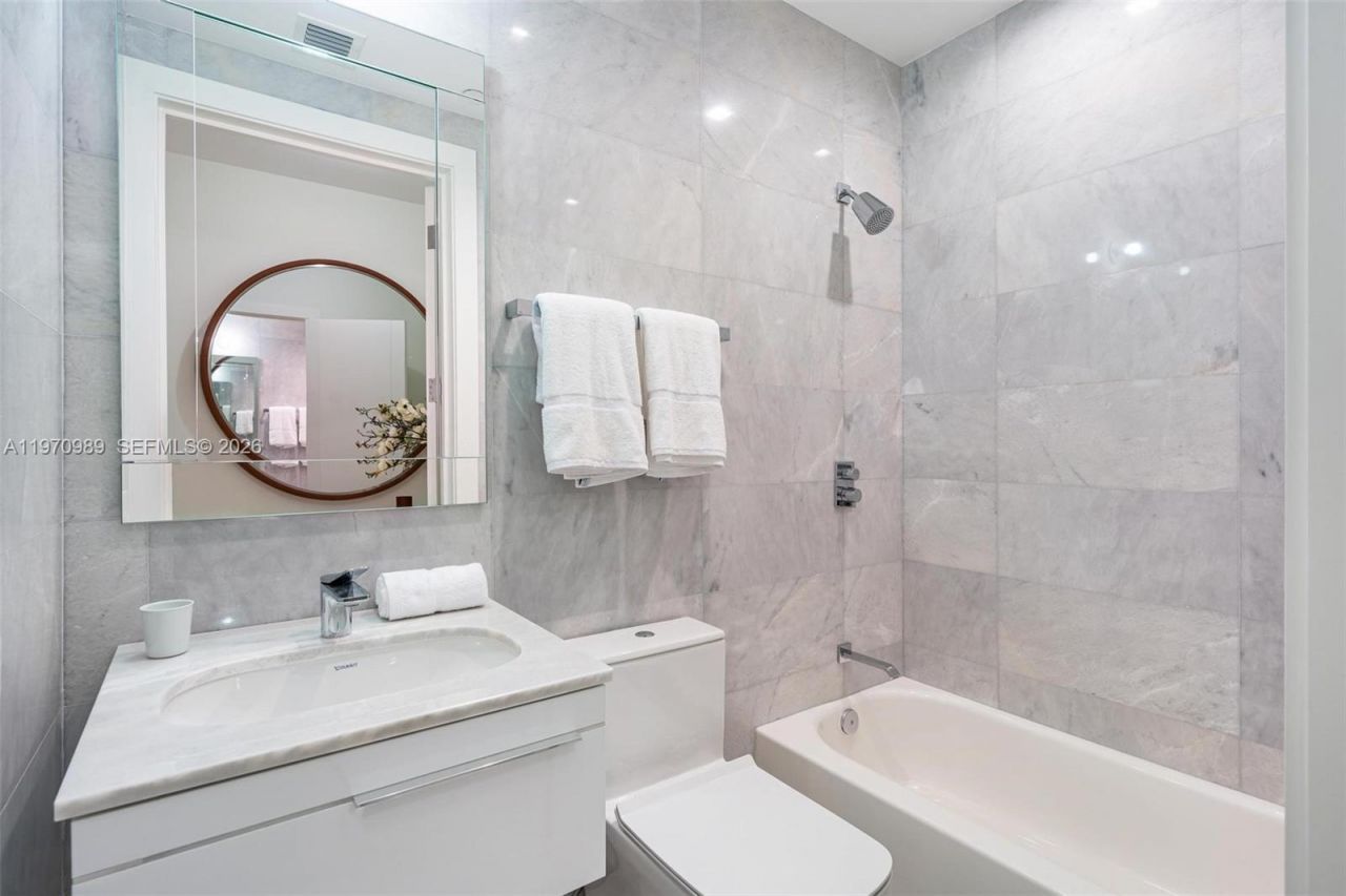 18501 Collins Ave , Unit 2003, Sunny Isles Beach, FL 33160 Photo