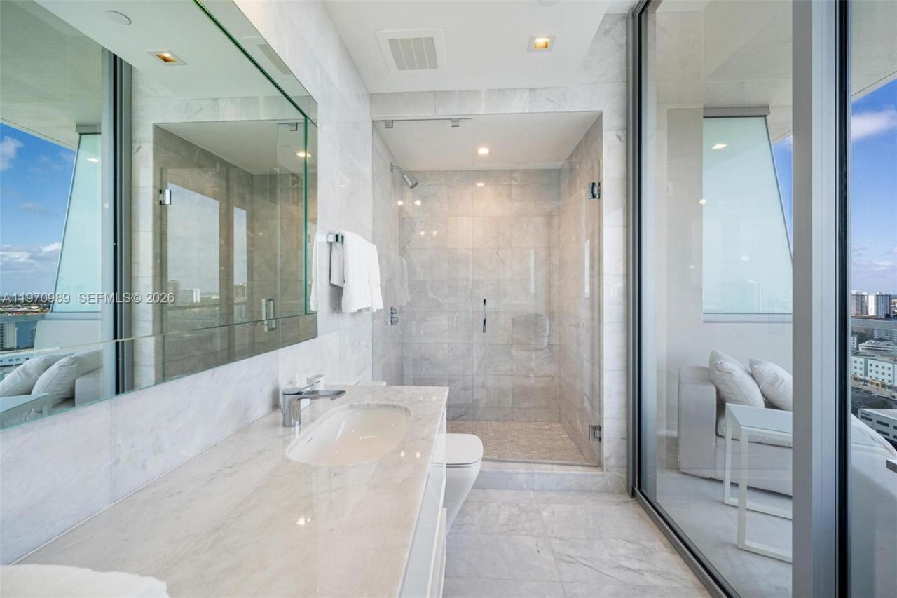 18501 Collins Ave , Unit 2003, Sunny Isles Beach, FL 33160 Photo