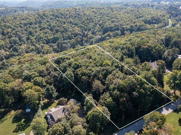 117 Blackthorn Drive, Butler, PA 16002