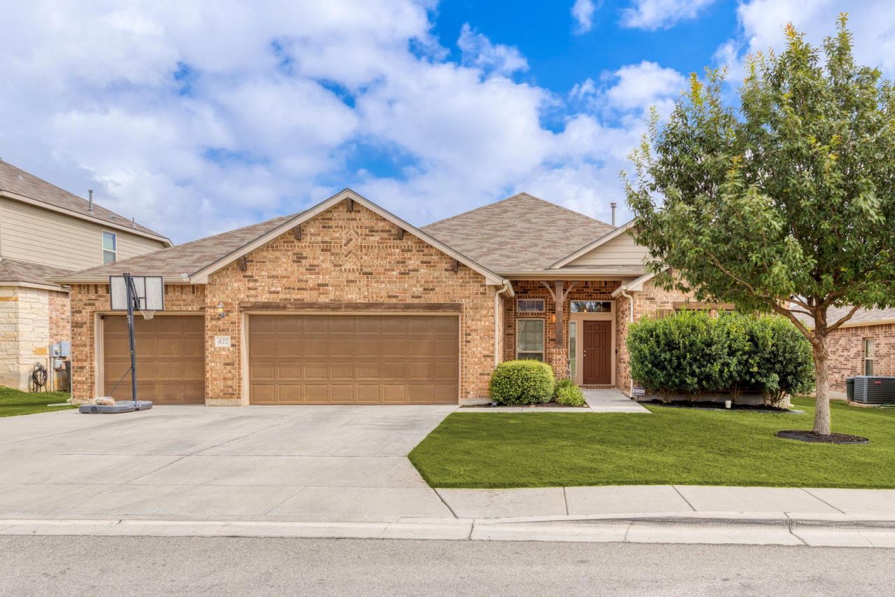 427 Wood Duck Dr, New Braunfels, TX 78130 Main Photo