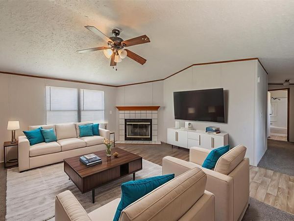 912 Skylark Drive, Granbury, TX 76049