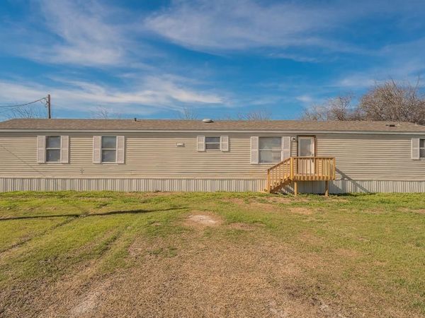 912 Skylark Drive, Granbury, TX 76049