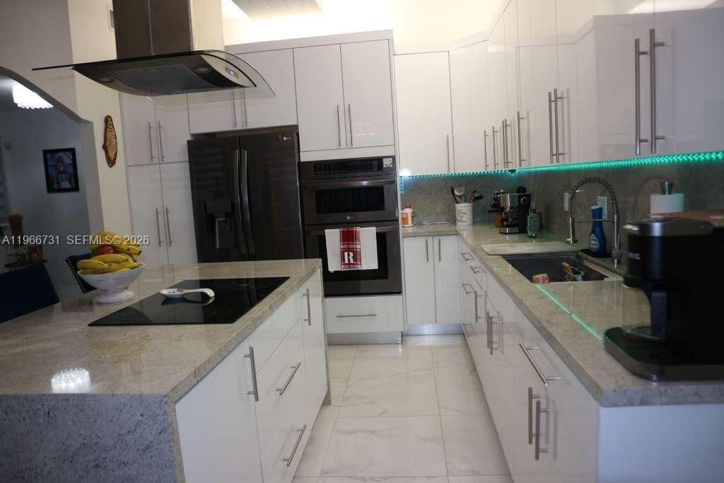 8330 NW 143rd Ter , Miami Lakes, FL 33016 Photo