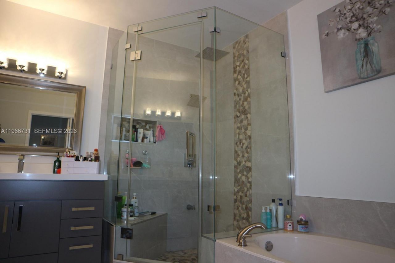 8330 NW 143rd Ter , Miami Lakes, FL 33016 Photo