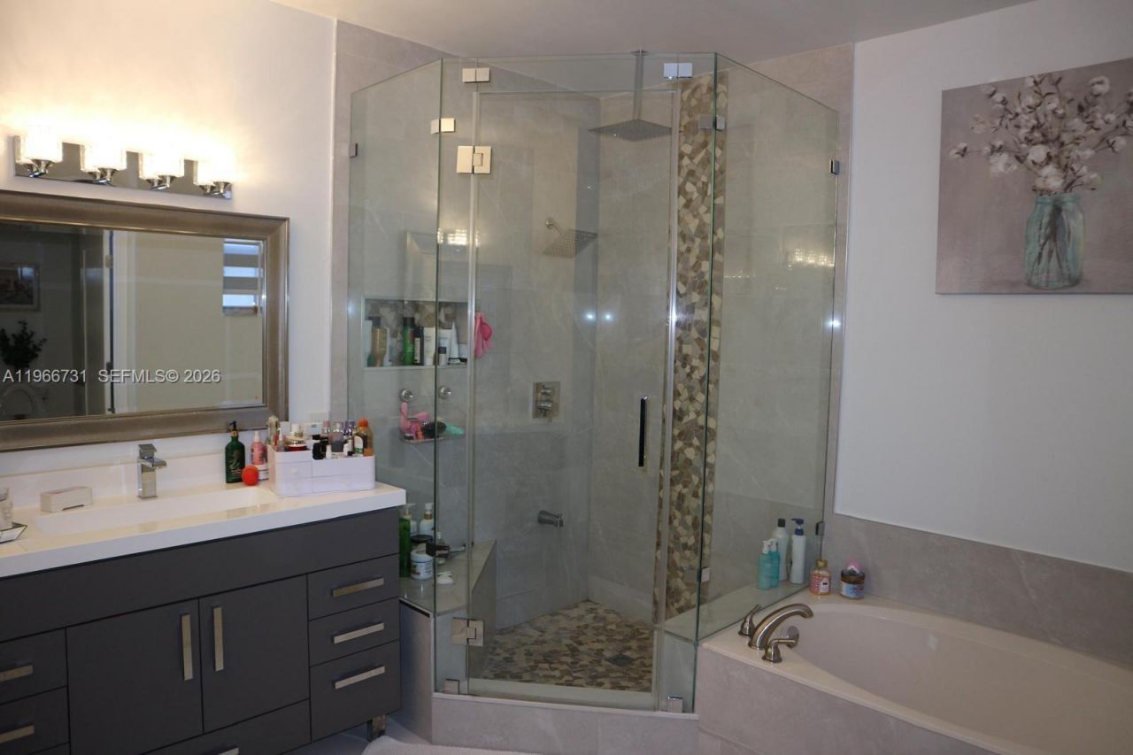 8330 NW 143rd Ter , Miami Lakes, FL 33016 Photo