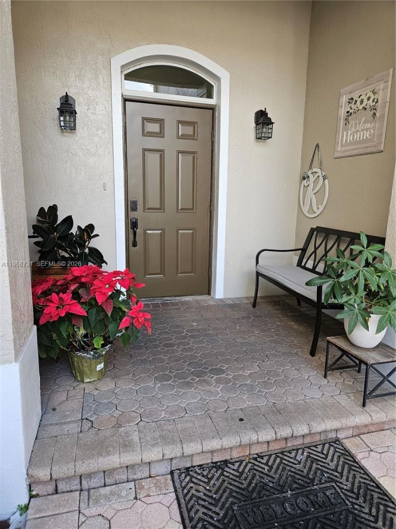 8330 NW 143rd Ter , Miami Lakes, FL 33016 Photo