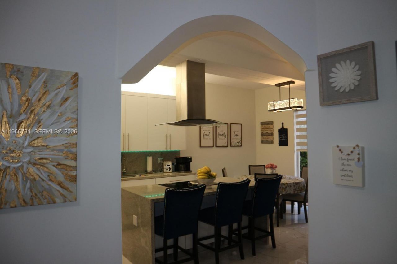 8330 NW 143rd Ter , Miami Lakes, FL 33016 Photo