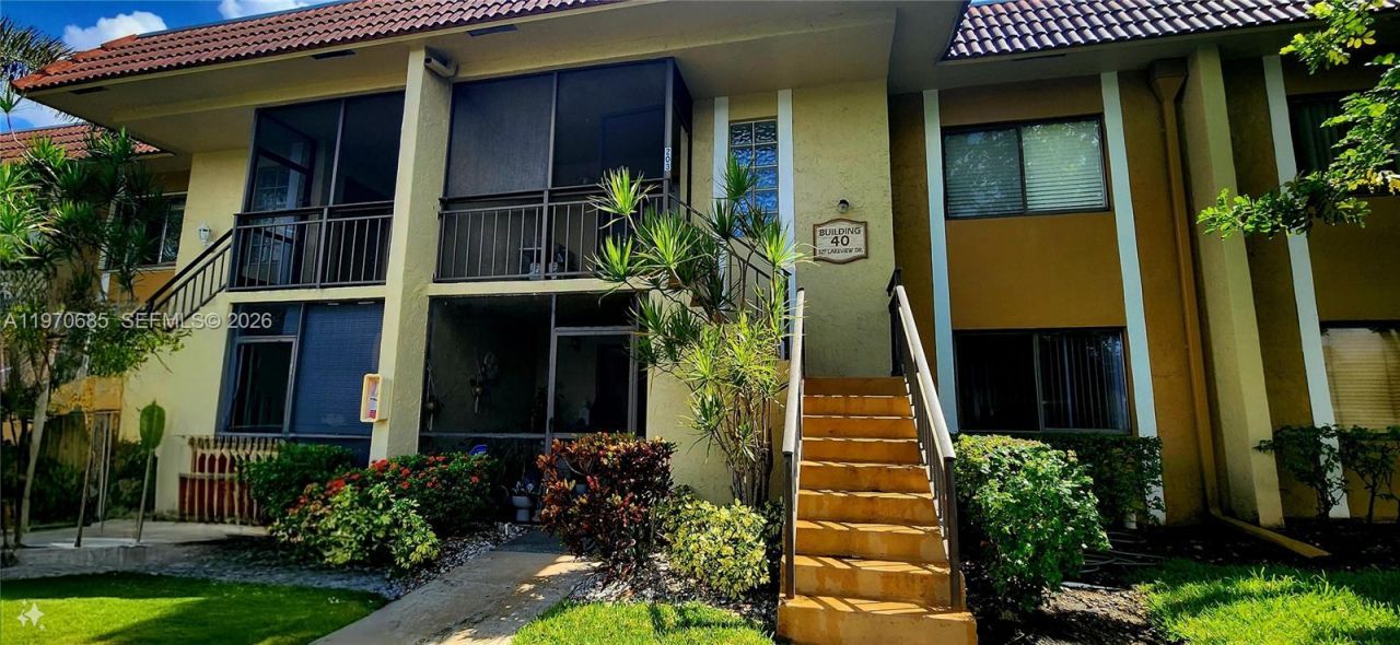 327 Lakeview Dr, Unit 103, Weston, FL 33326 Photo