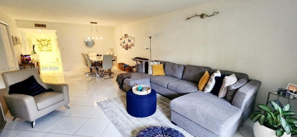 327 Lakeview Dr, Unit 103, Weston, FL 33326 Photo