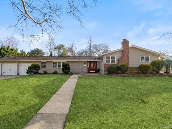 11 Cedar Crest Drive, Dix Hills, NY 11746