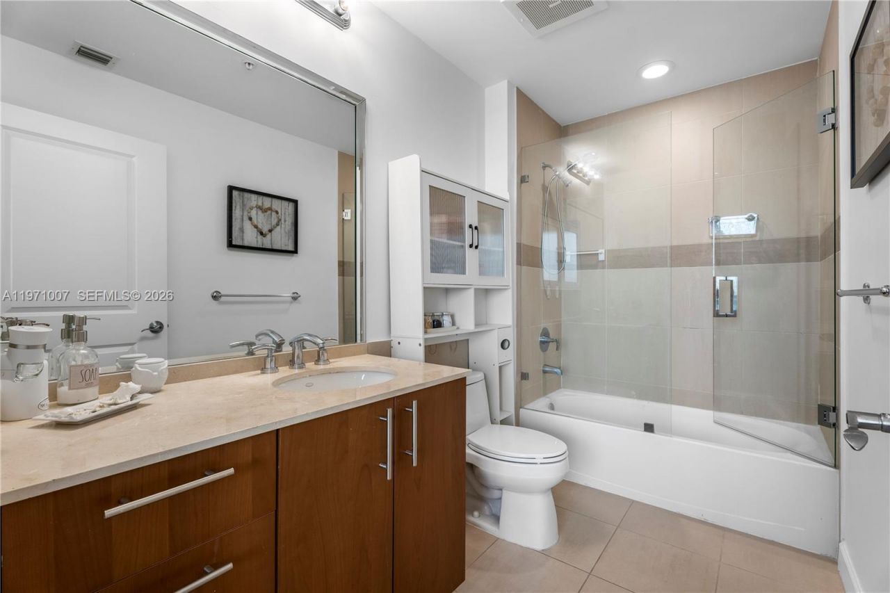 1945 S Ocean Dr, Unit 2209, Hallandale Beach, FL 33009 Photo
