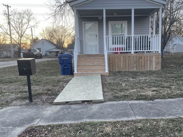 205 & 207 5th Street, Carmi, IL 62821