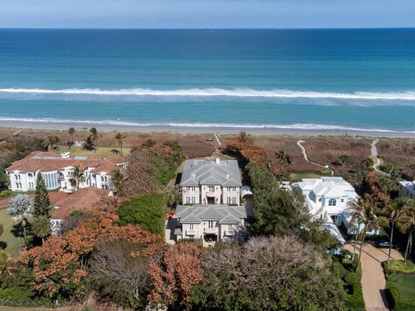 19 N Beach Road, Jupiter Island, FL 33455