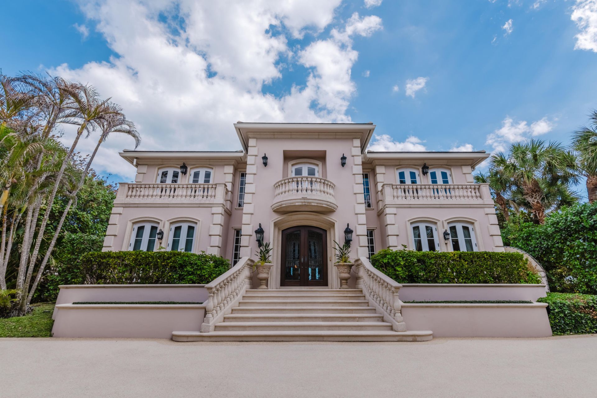 19 N Beach Road, Jupiter Island, FL 33455 Photo