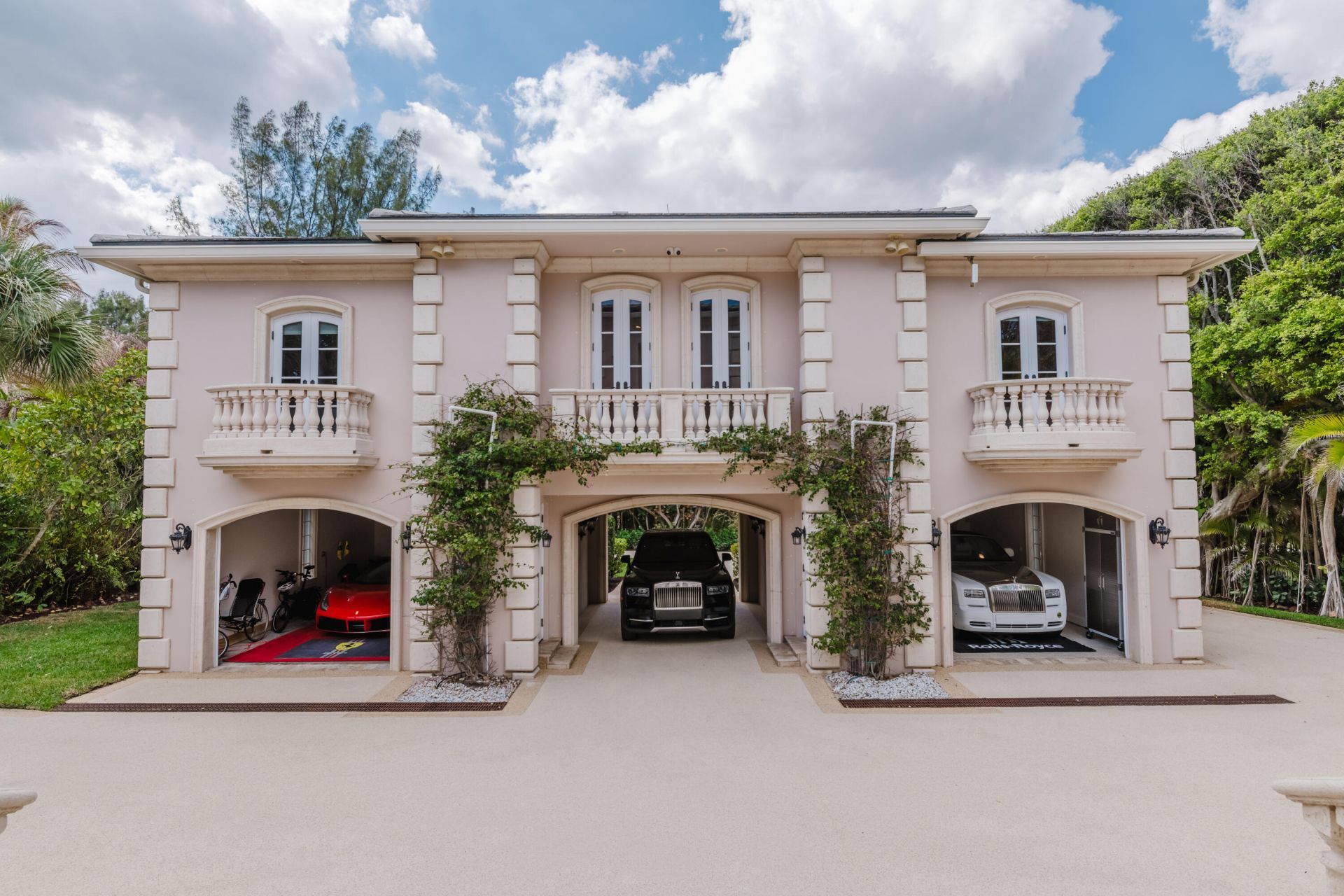 19 N Beach Road, Jupiter Island, FL 33455 Photo