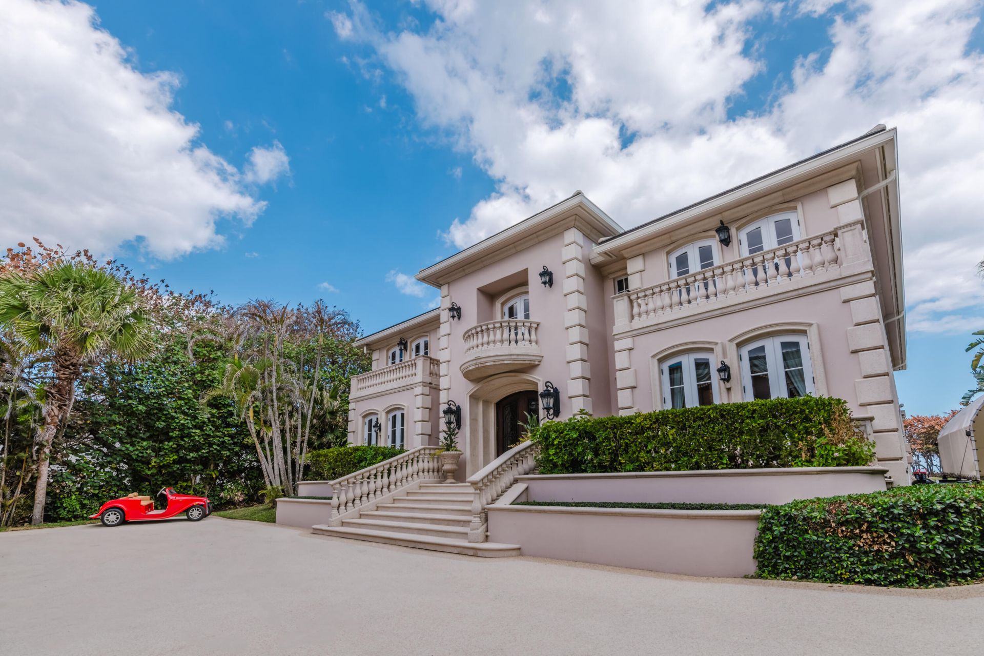 19 N Beach Road, Jupiter Island, FL 33455 Photo