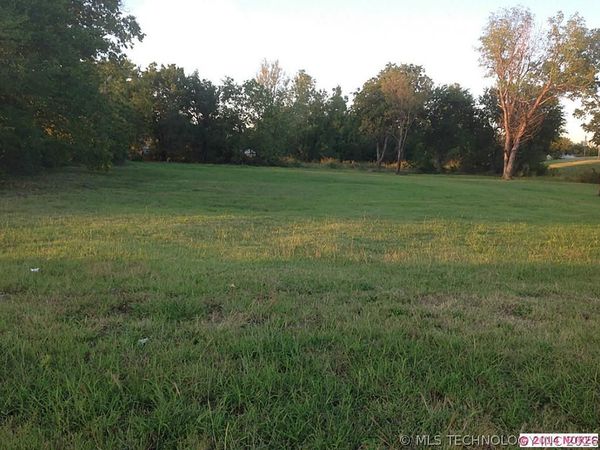 2425 E Apache Street , Tulsa, OK 74110