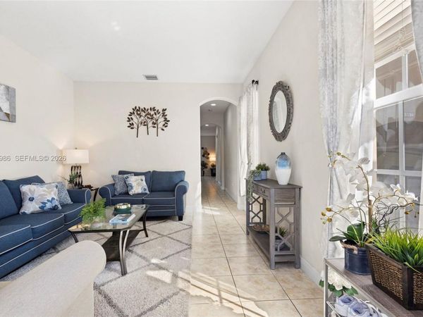 6959 Julia Gardens Dr , Coconut Creek, FL 33073