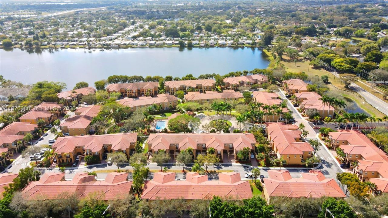 6959 Julia Gardens Dr, Coconut Creek, FL 33073 Photo