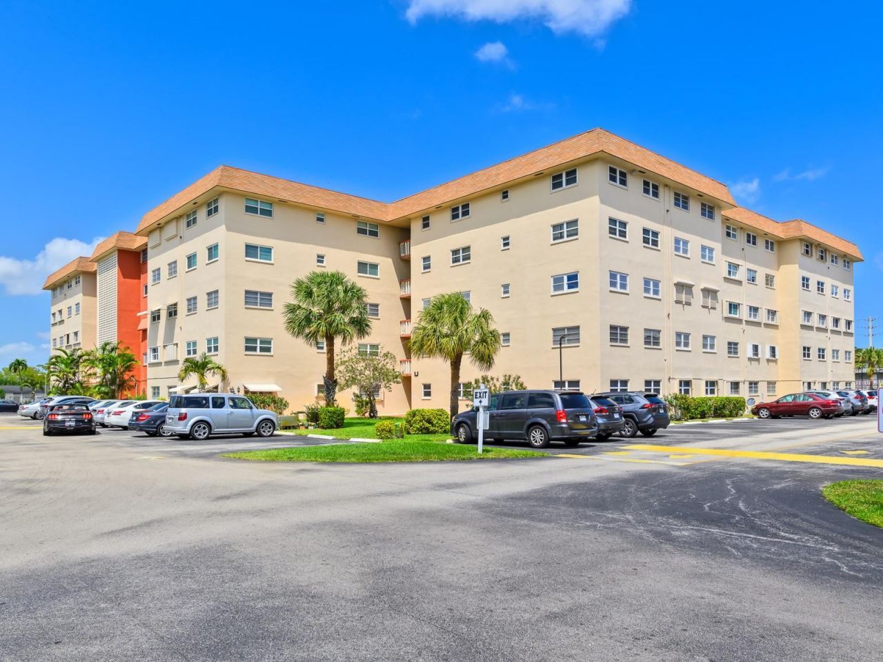 5300 Washington Street, Unit W414, Hollywood, FL 33021 Photo